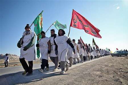 هزار کیلومتر پیاده‌روی در مسیر عشق