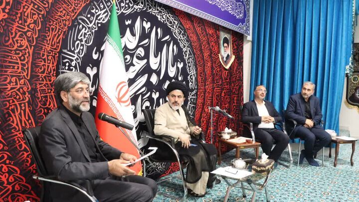 درگیری حق و باطل همیشگی است/تدبیر رهبر انقلاب موجب عقب راندن دشمنان شد