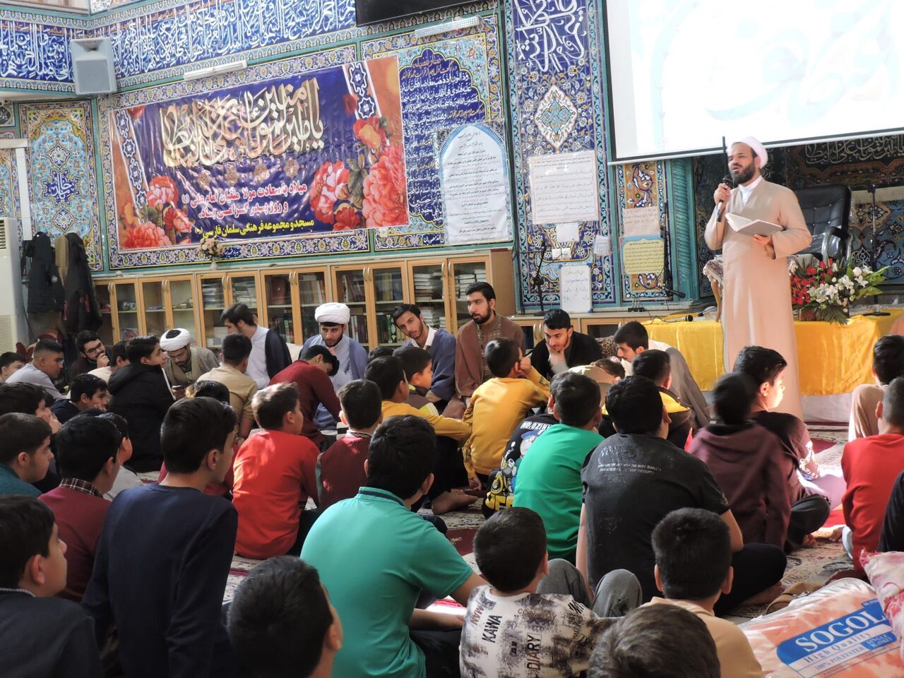 مسجدی که با تأسیس مدرسه، ۲۴ ساعت فعال است