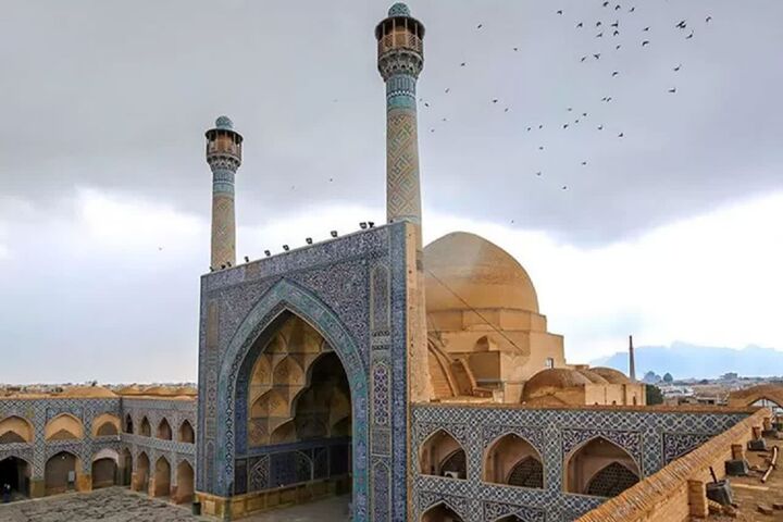 مرمت گنبد تاج الملک مسجد جامع اصفهان آغاز شد
