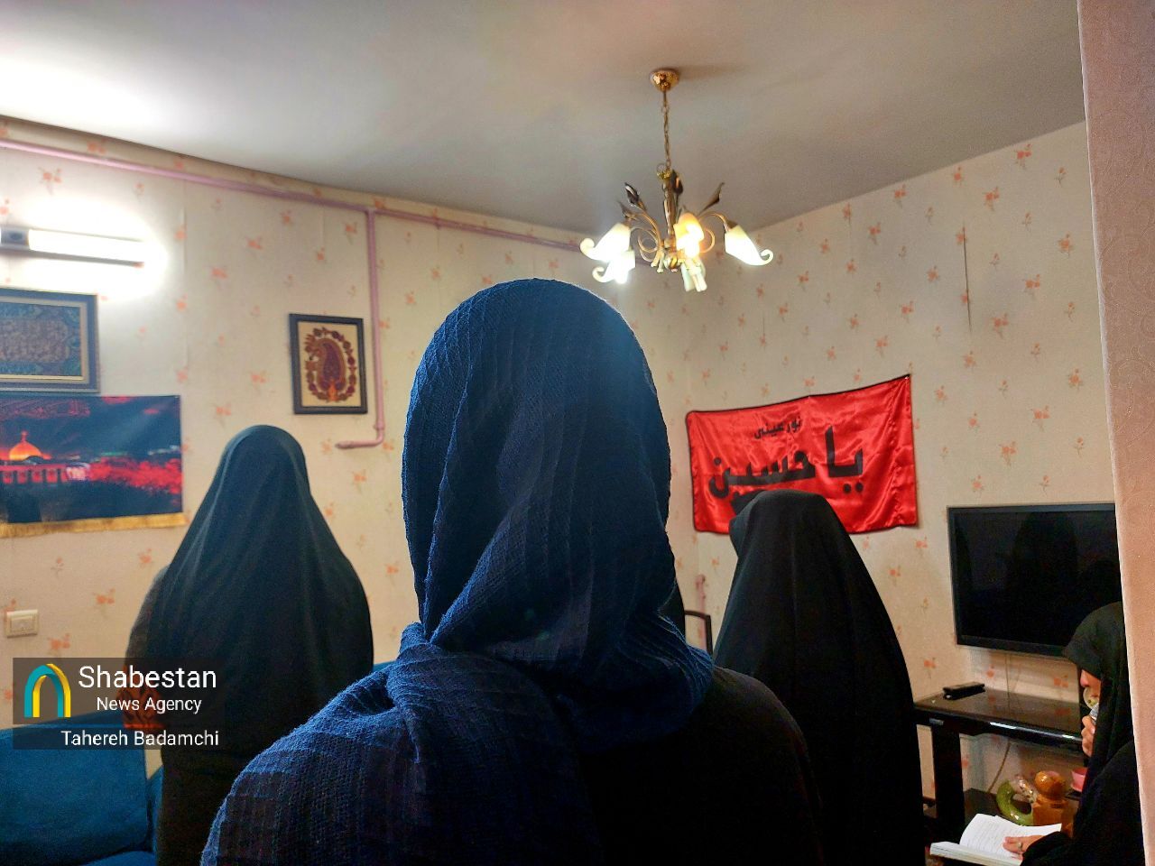 روضه در وسعت رسالت/ محفل خانگی خبرنگاران کرمانی برای پیامآور عاشورا