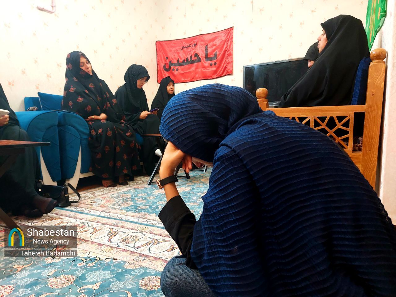 روضه در وسعت رسالت/ محفل خانگی خبرنگاران کرمانی برای پیام‌آور عاشورا