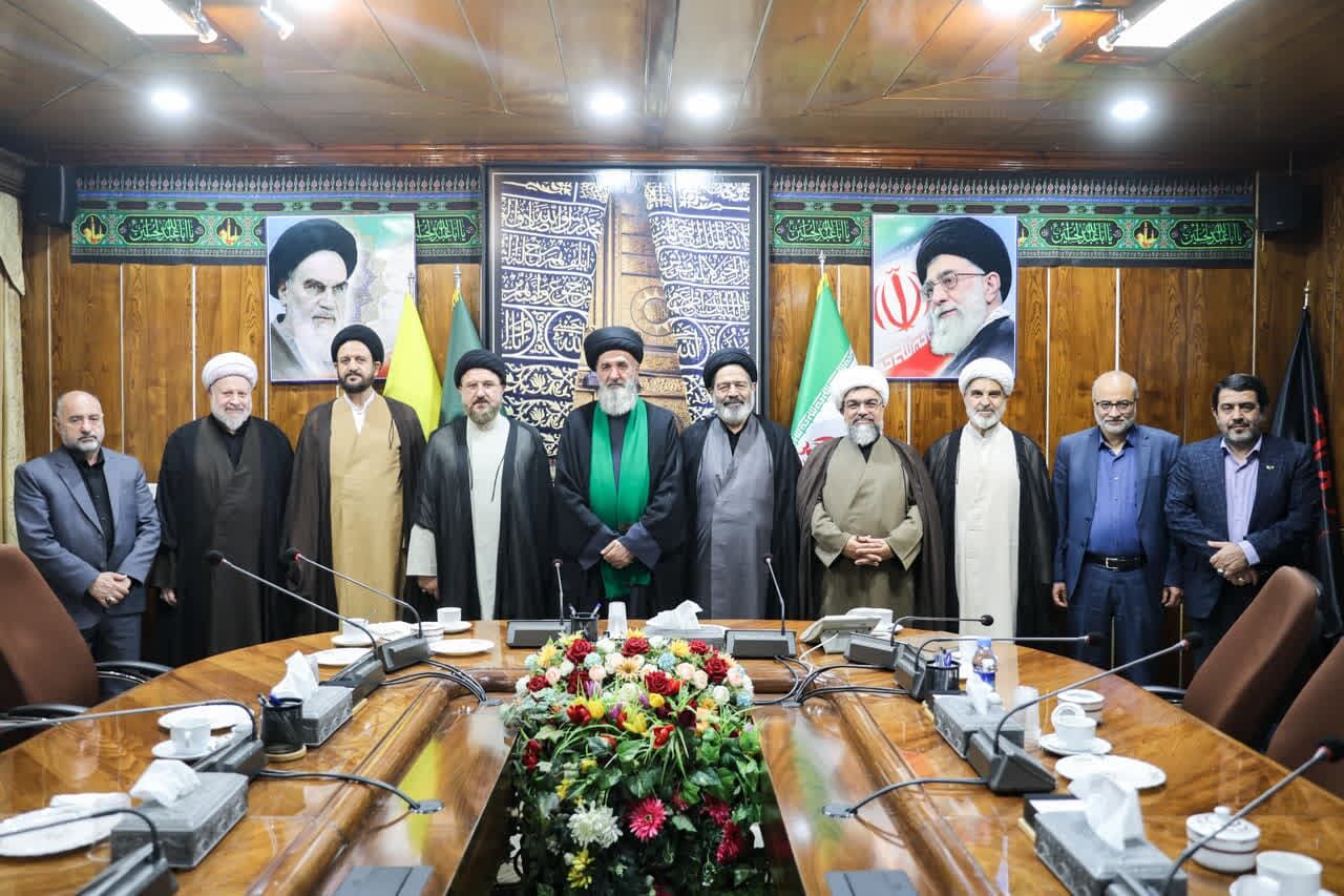 دیدار نماینده ولی فقیه در وزارت دفاع با سرپرست حجاج ایرانی