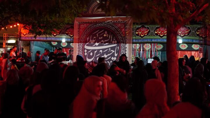 برپایی موکب عزاداری و پذیرایی کانون فرهنگی هنری طاها در زنجان