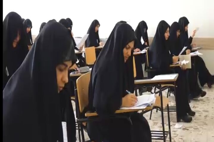شرکت ١٠٠ نفر در آزمون ورودی حوزه های علمیه خواهران گلستان 