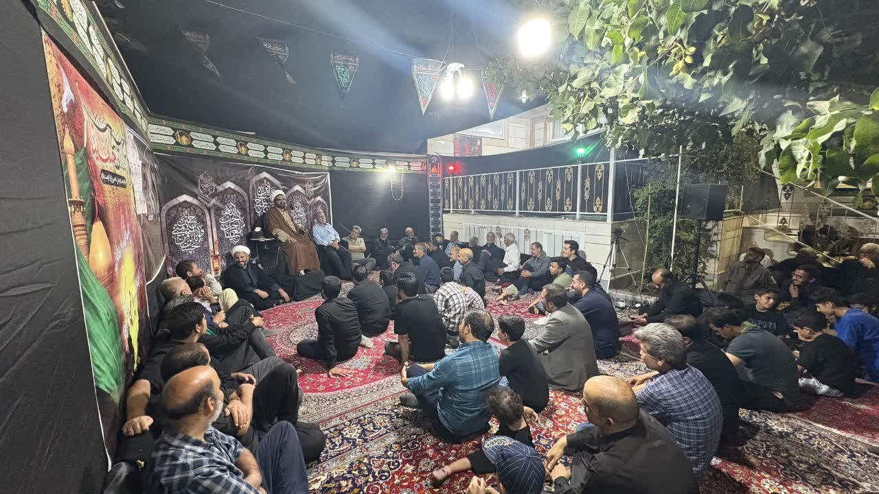 خانه‌ای که حسینیه شد/ روضه‌داری خانگی به نیابت از شهدا