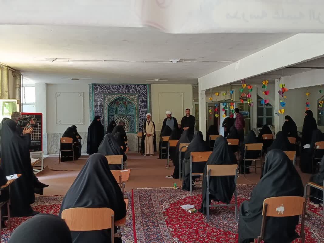 رشد چشمگیر حوزههای علمیه خواهران، افتخاری برای استان است