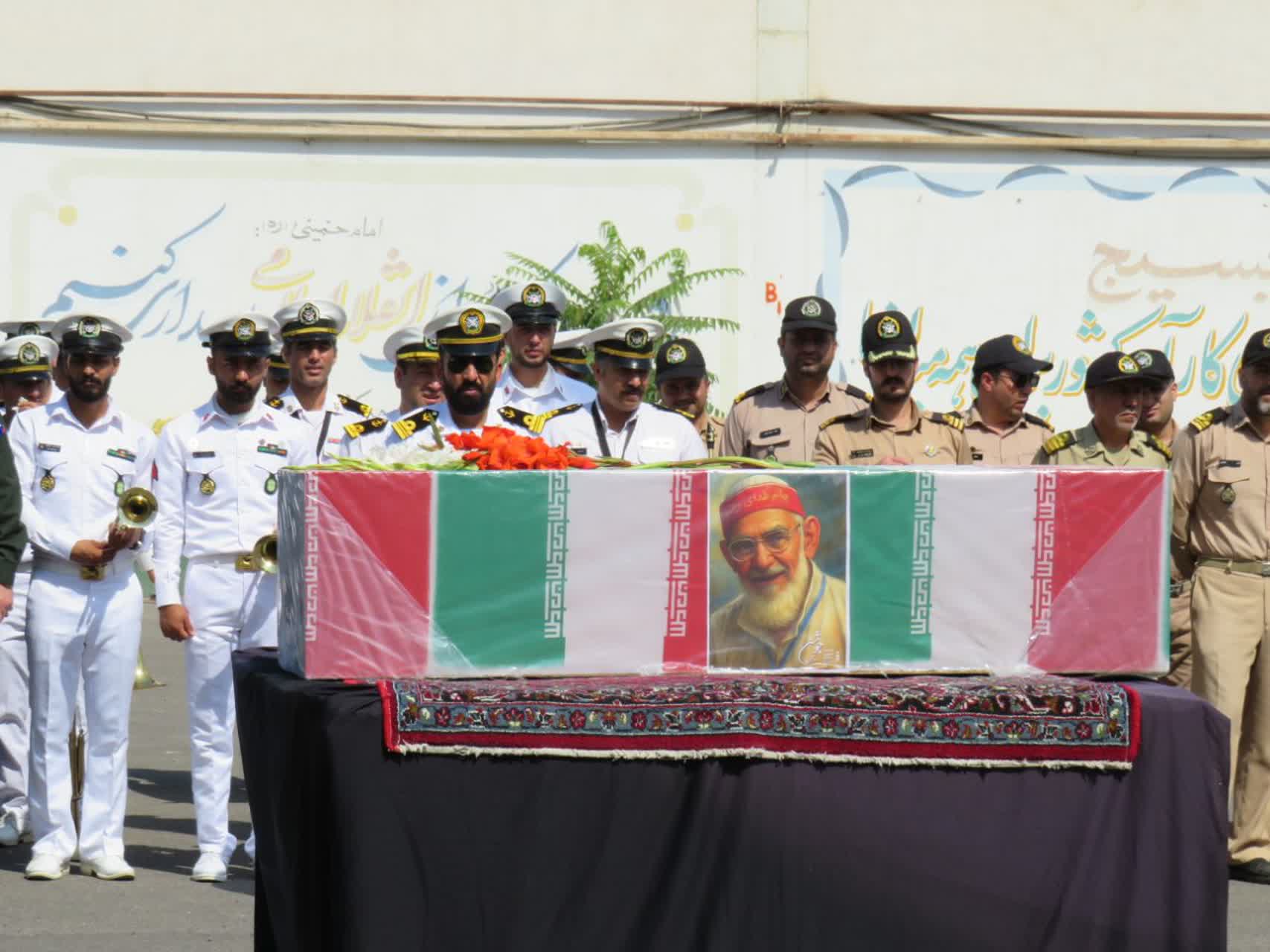 تشییع پیکر پاک پیر جبهه‌های جنگ حاج حسن جوشن در رشت + فیلم