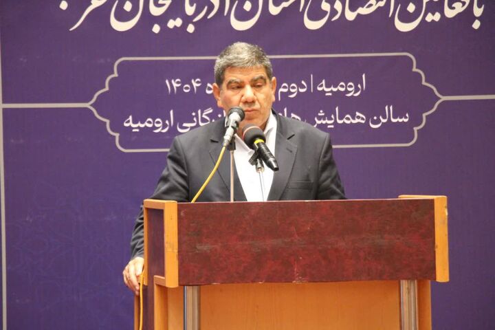 تجارت و تولید دو بال اصلی اقتصاد کشور هستند