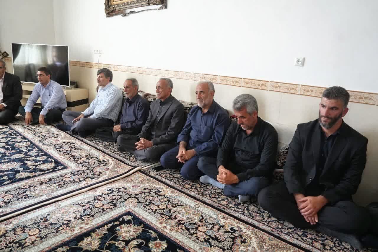 حضور استاندار کرمانشاه در منزل شهید سردار قباد الفتی