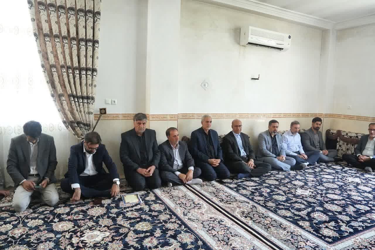 حضور استاندار کرمانشاه در منزل شهید سردار قباد الفتی