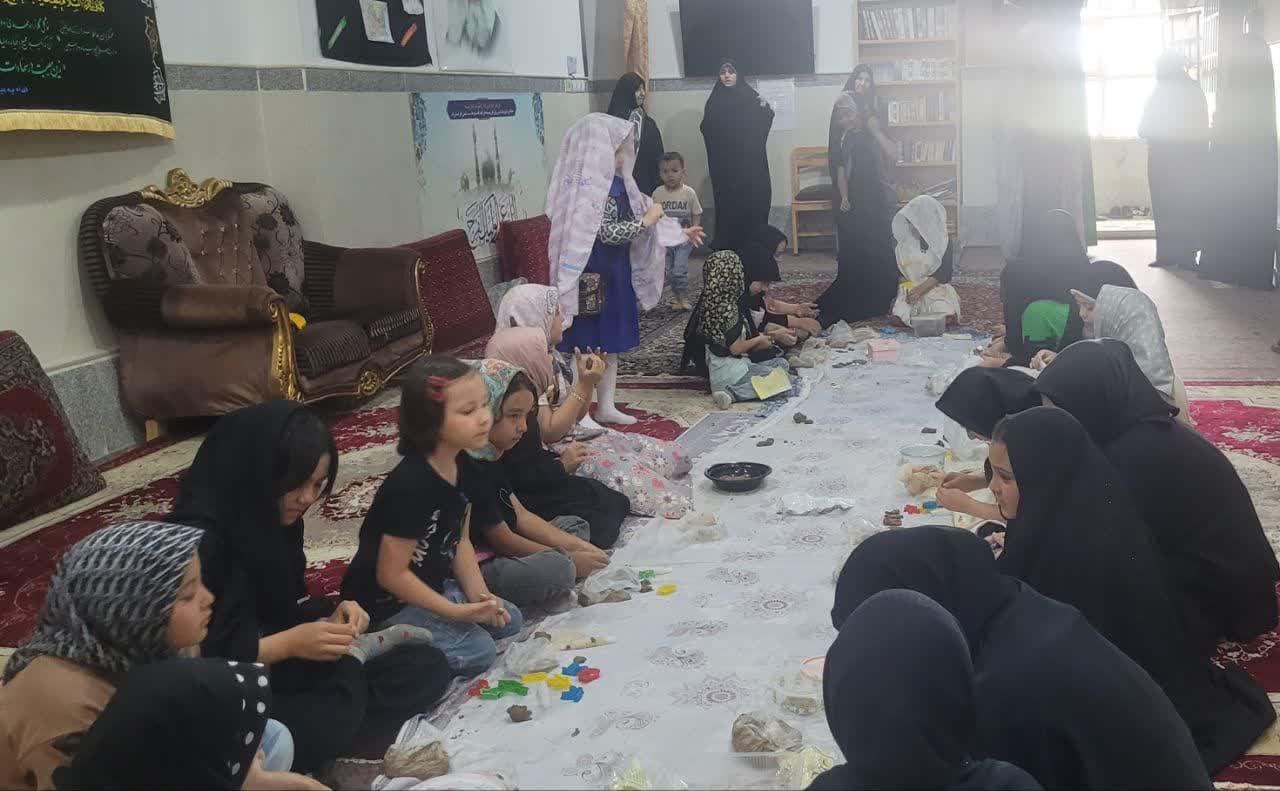 بچه‌ها در این مسجد با بازی، دین را یاد می‌گیرند