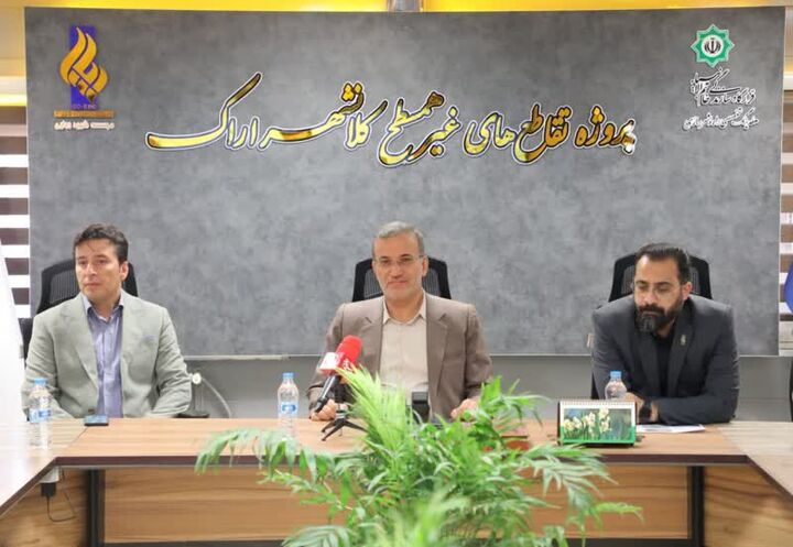 شتاب برای توسعه؛ بتن‌ریزی بی‌وقفه ۲۰ ساعته در تقاطع فراهان اراک