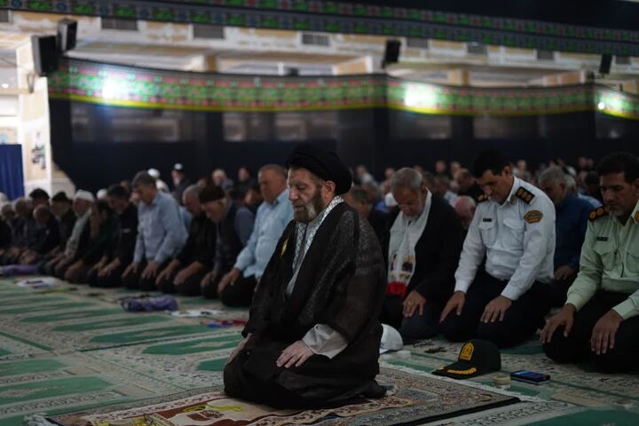 نماز جمعه؛ از برکات مهم انقلاب است