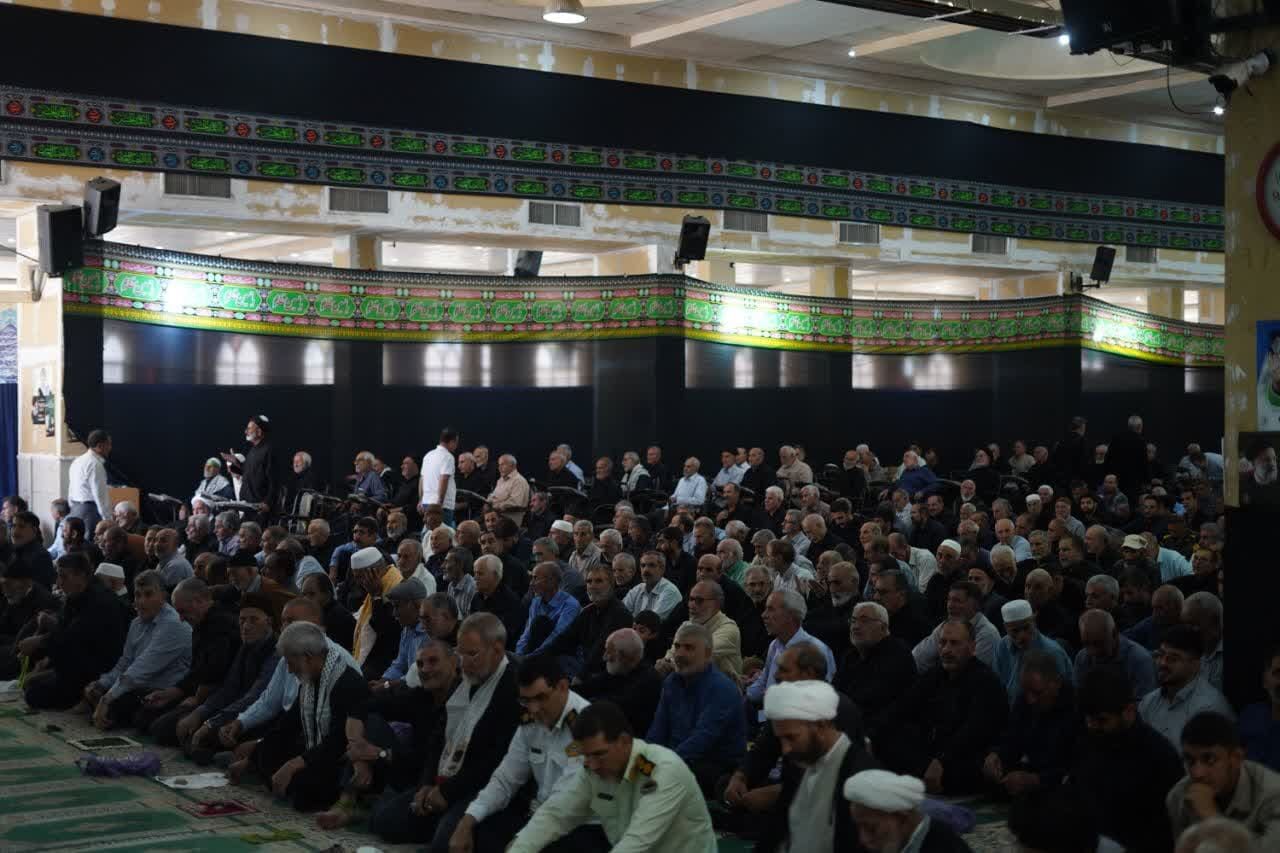 نماز جمعه؛ از برکات مهم انقلاب است