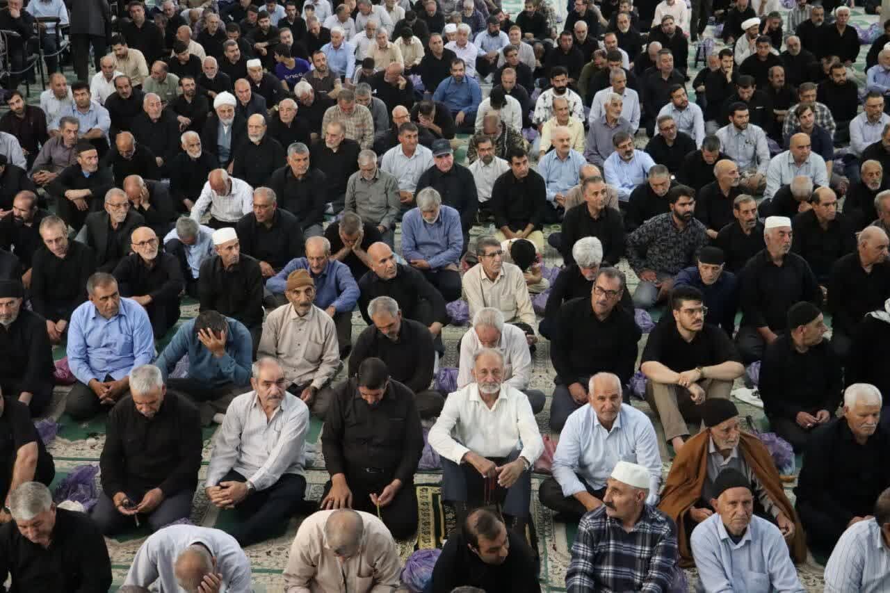 نماز جمعه؛ از برکات مهم انقلاب است