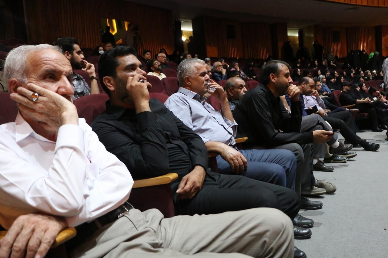 چهل چراغ بر افق کربلا؛ چهل‌سالگی آیینی که با شعر زنده مانده است