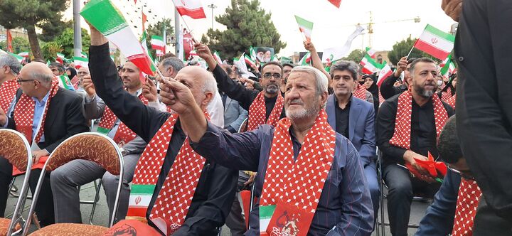 مراسم باشکوه گرامیداشت روز ایثار و مقاومت در اراک برگزار شد