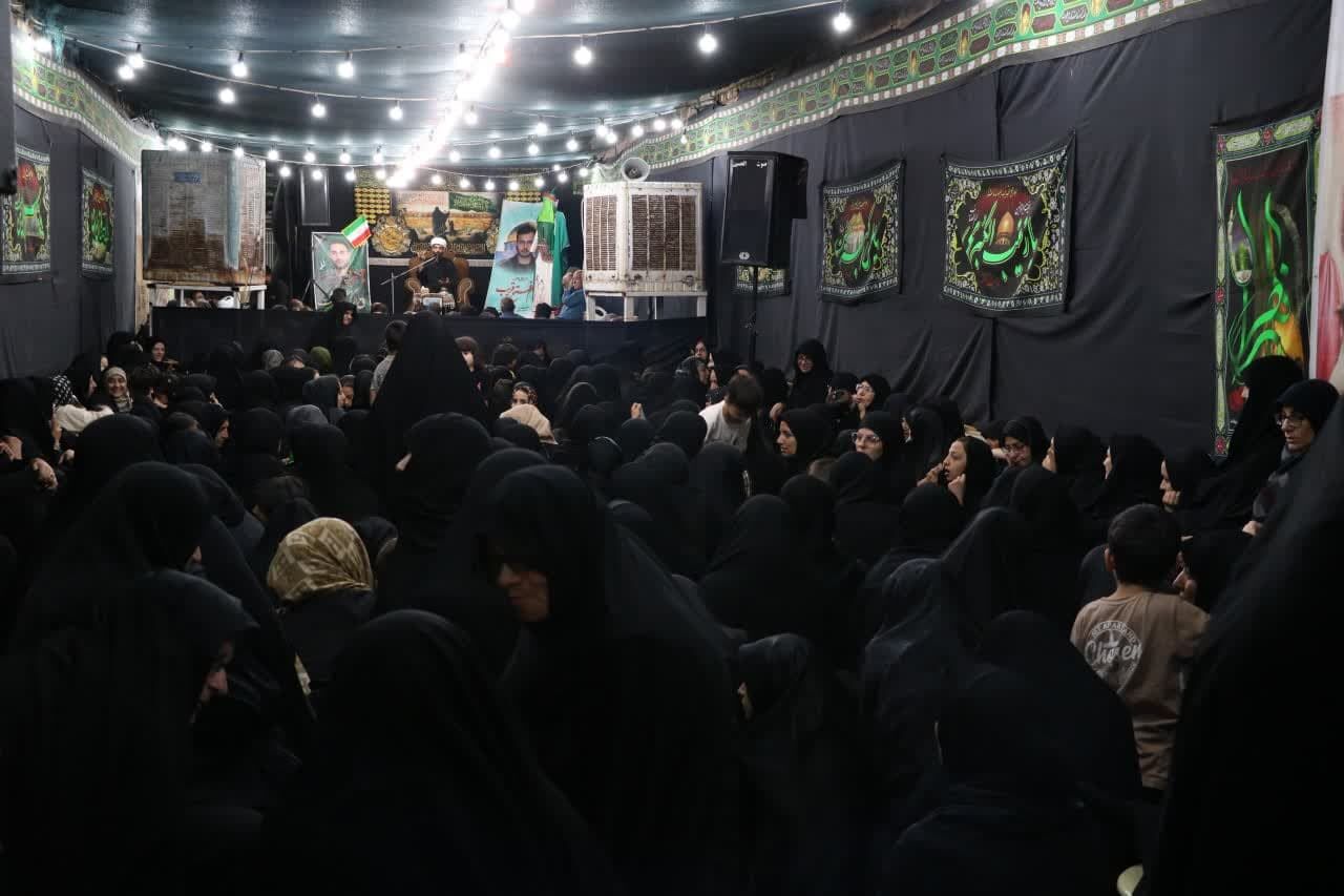 روایت عاشورا در قالب روضه‌ خانگی با نگاه به مسائل اجتماعی روز در آران وبیدگل