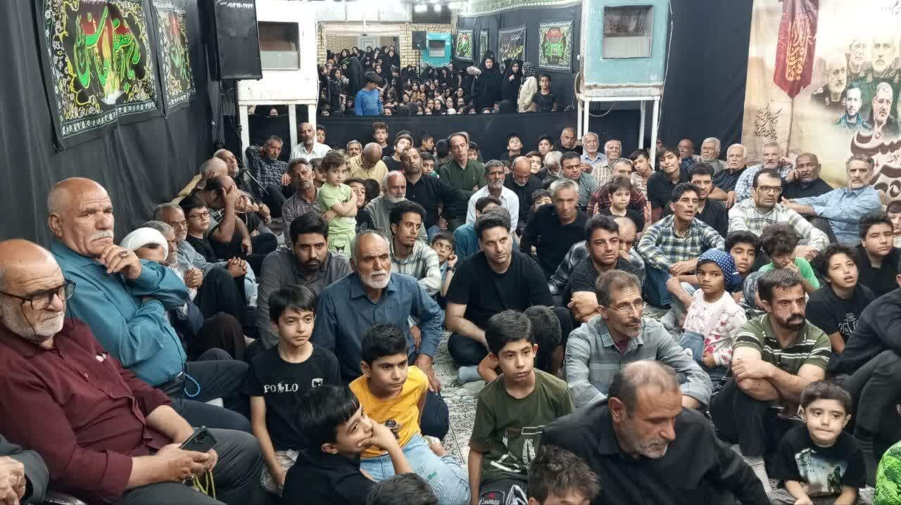 روایت عاشورا در قالب روضه خانگی با نگاه به مسائل اجتماعی روز در آران وبیدگل