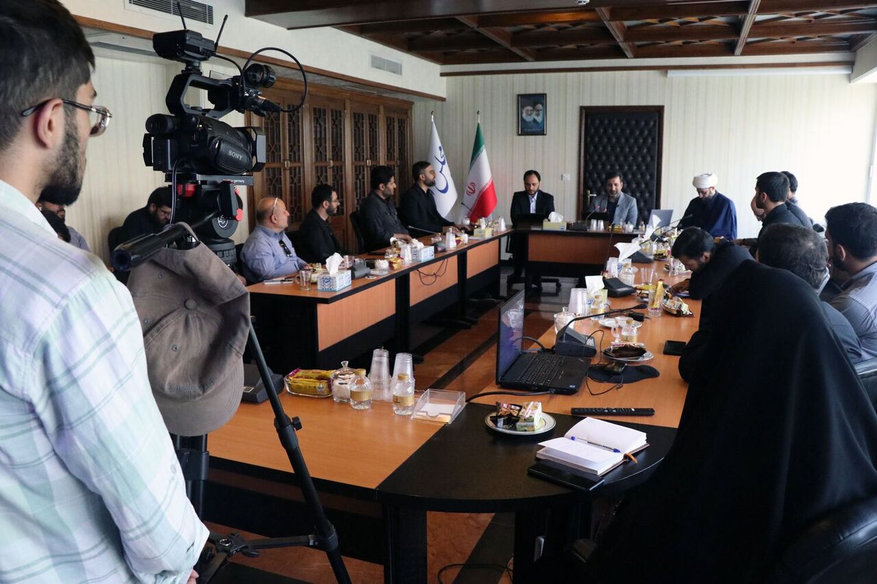 هیچ مسئول و متفکری به اندازه رهبری بر مشارکت مردم تاکید نداشته است