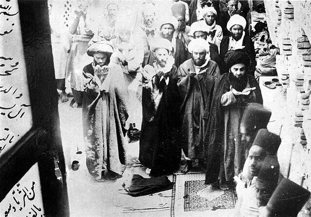 آیتالله سید عبدالحسین نجفی لاری؛ پیشگام اقتصاد مقاومتی و مقابله با سلطه بیگانگان