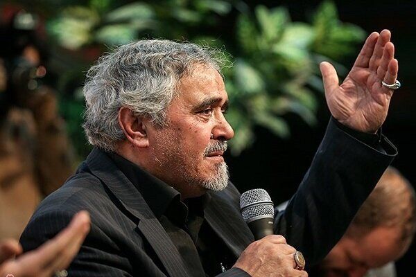 علی انسانی در مسجد حضرت امیر(ع) مرثیه می‌خواند