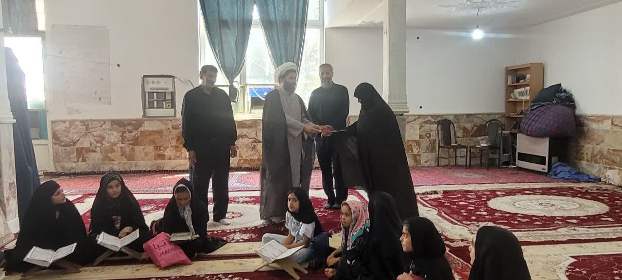 قصه‌گویی و کاردستی؛ روش نوین آموزش قرآن در یک کانون روستایی