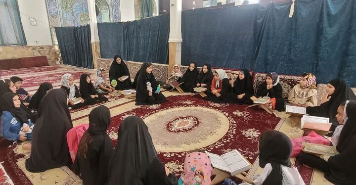 قصه‌گویی و کاردستی؛ روش نوین آموزش قرآن در یک مسجد روستایی