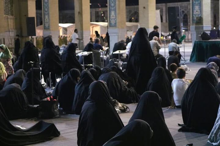 زمزمه عاشقانه دعای توسل در ۵۰۰۰ مسجد اصفهان به یاد دردانه اباعبدالله (ع)