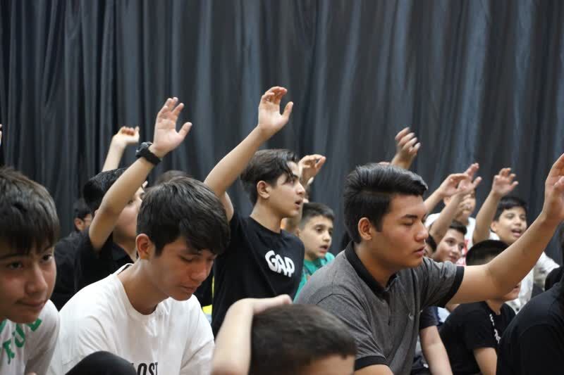 زمزمه عاشقانه دعای توسل در پنج هزار مسجد استان اصفهان