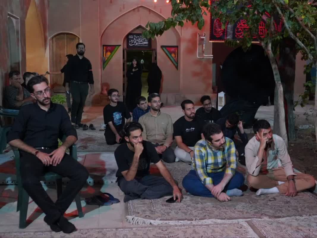 زمزمه عاشقانه دعای توسل در پنج هزار مسجد استان اصفهان