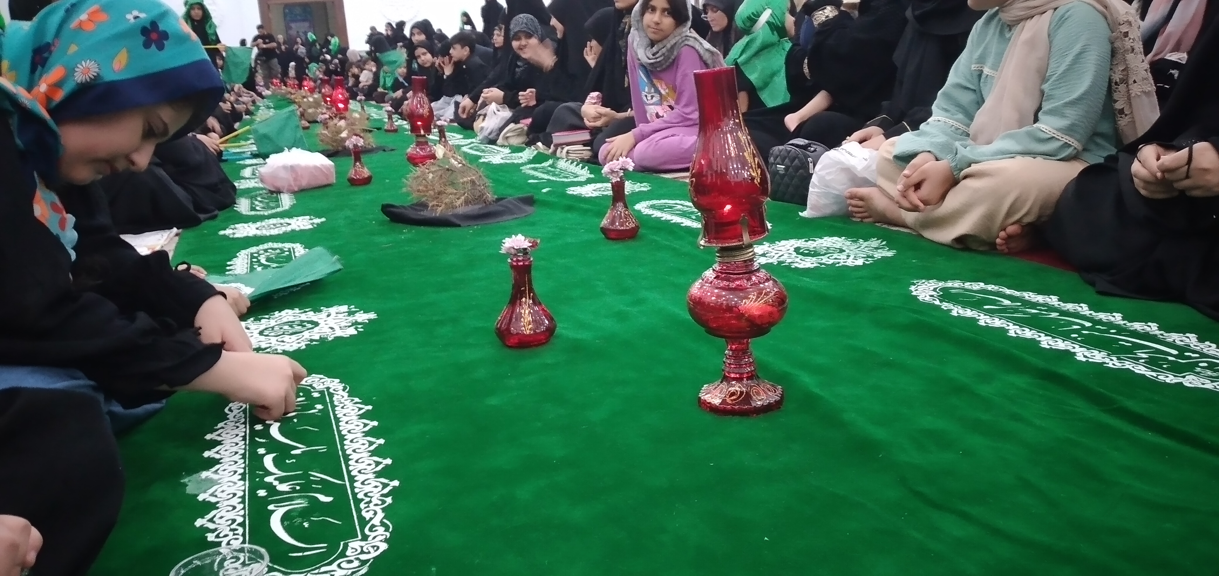 برپایی بزرگترین سفره جهانی حضرت رقیه(س) در رشت+ فیلم