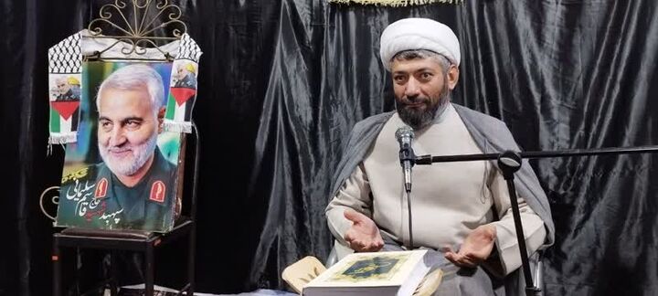 ولایت در حوادث و بحران‌ها مردم را دور هم جمع می‌کند