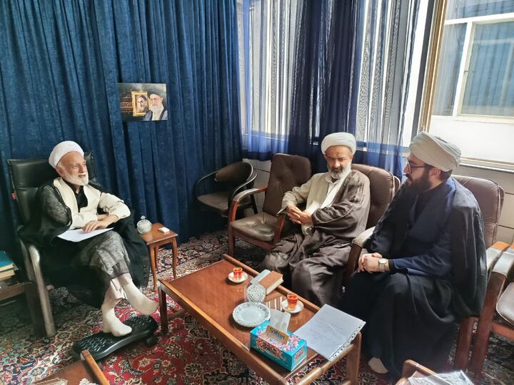 نماینده ولی فقیه در استان مرکزی بر شکوفایی ظرفیت‌های حوزه‌های علمیه و تقویت پژوهش‌های دانشگاهی تأکید کرد