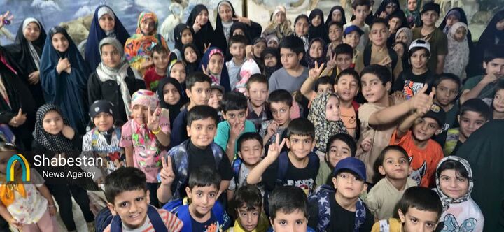 موزه‌گردی و سفره نذری؛ یاد سه ساله عاشورا در اردوی بچه‌های مسجد طفلان مسلم