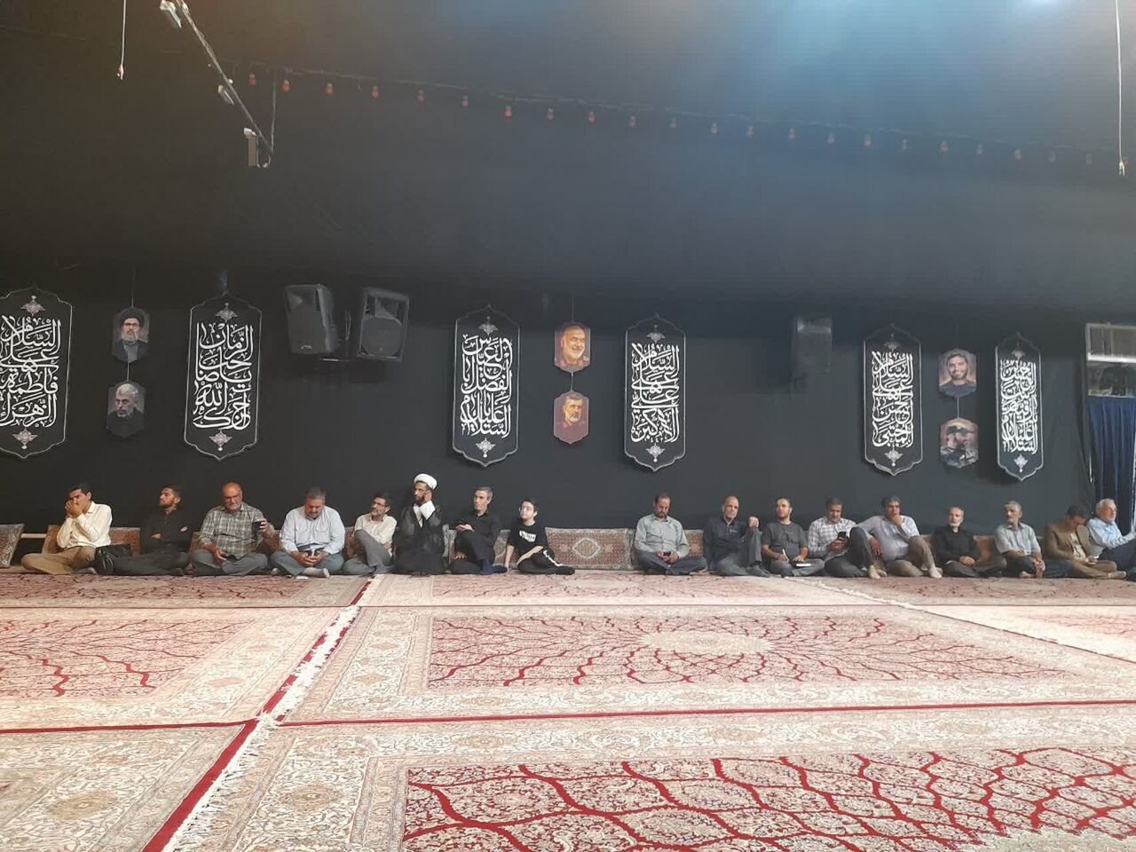 مساجد باید پایگاه توانمندسازی جوانان باشند