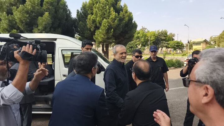 رئیس جمهور وارد شهر زنجان شد