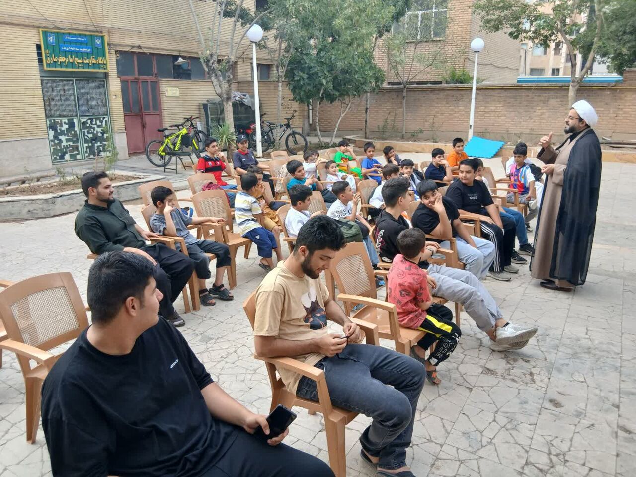 پاتوق گفتوگو؛ فرصتی برای بیان دغدغههای نوجوانان در کانون سید احمد خمینی