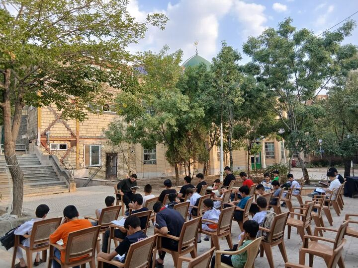 حمایت بچه‌های مسجد از مدافعان وطن با قرائت سوره فتح