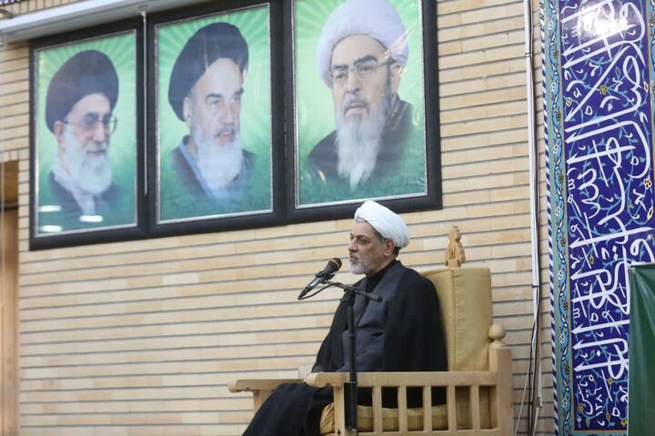 تنها راه حل مشکلات و معضلات بازگشت به فرهنگ اهل بیت(ع) است