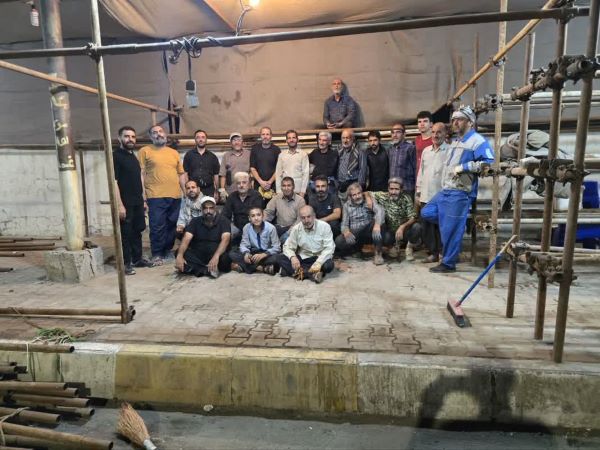 میزبانی بچههای مسجد از زائران اربعینیِ سامرا در قرارگاه امام موسی کاظم(ع)