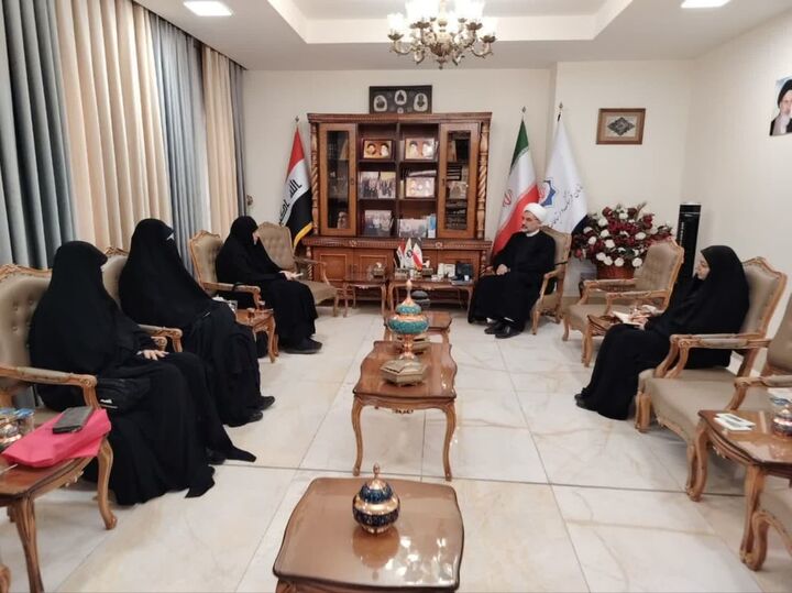 نشست هم‌افزایی فرهنگی میان جامعه‌الزهرا(س) و رایزنی فرهنگی ایران در عراق برگزار شد