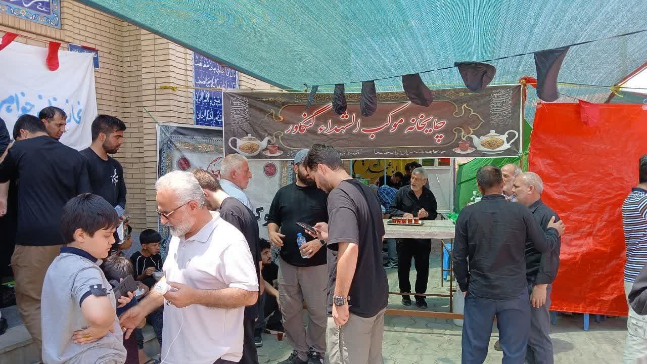 موکب الشهدای شهرستان کنگاور بصورت شبانه روزی پذیرای زائران اربعین است