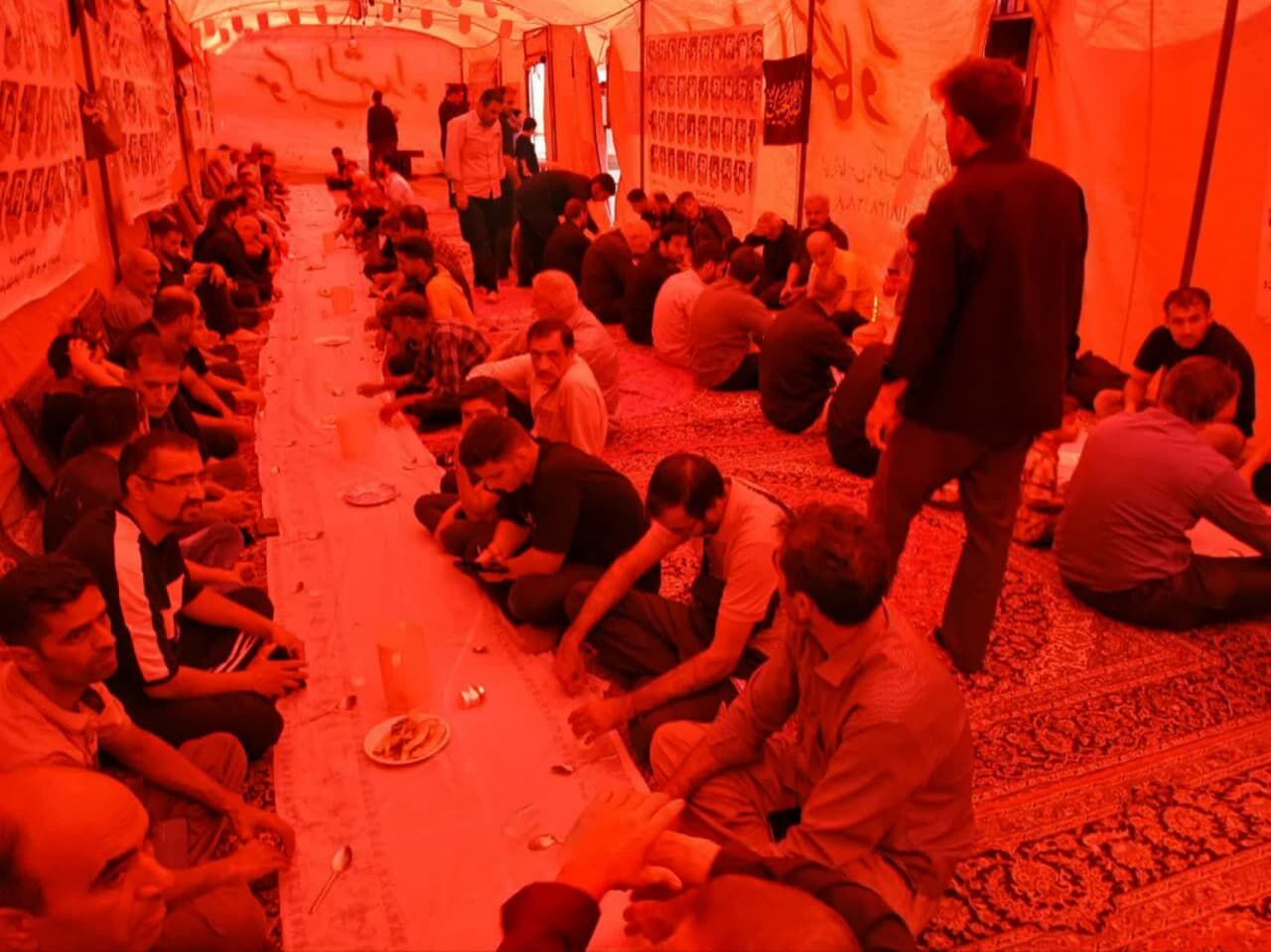 موکب الشهدای شهرستان کنگاور بصورت شبانه روزی پذیرای زائران اربعین است