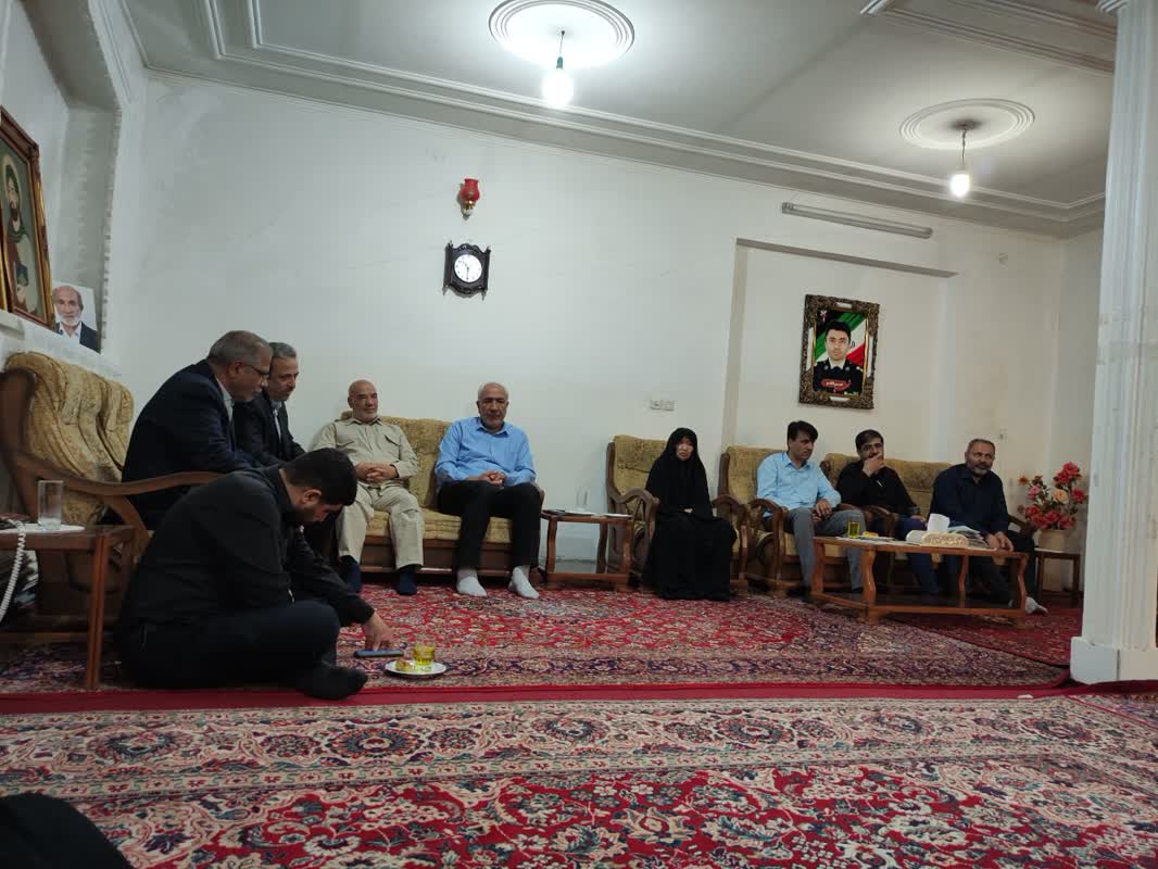 قلم مسوولیت بزرگی دارد و خبرنگاران باید در انتشار اخبار بسیار مراقب باشند