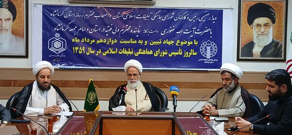 دشمن تمام توان خود را بر تحریف حقایق متمرکز کرده است