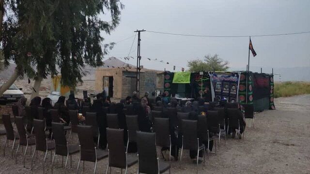 خدمترسانی موکب شهدای طارم و هاشمآباد به زائران اربعین در مسیر گهکم به شیراز