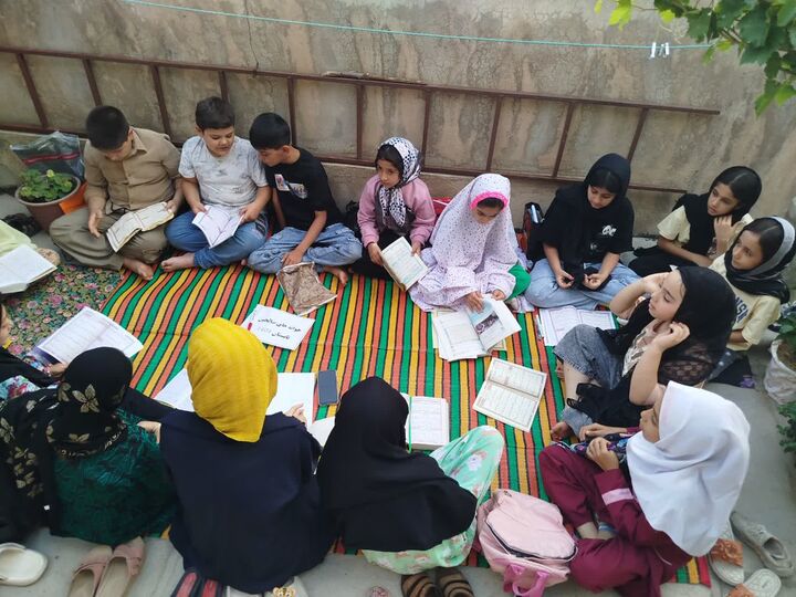 کلاس‌های روخوانی و روان‌خوانی قرآن کریم در خانه قرآن ریان سقز