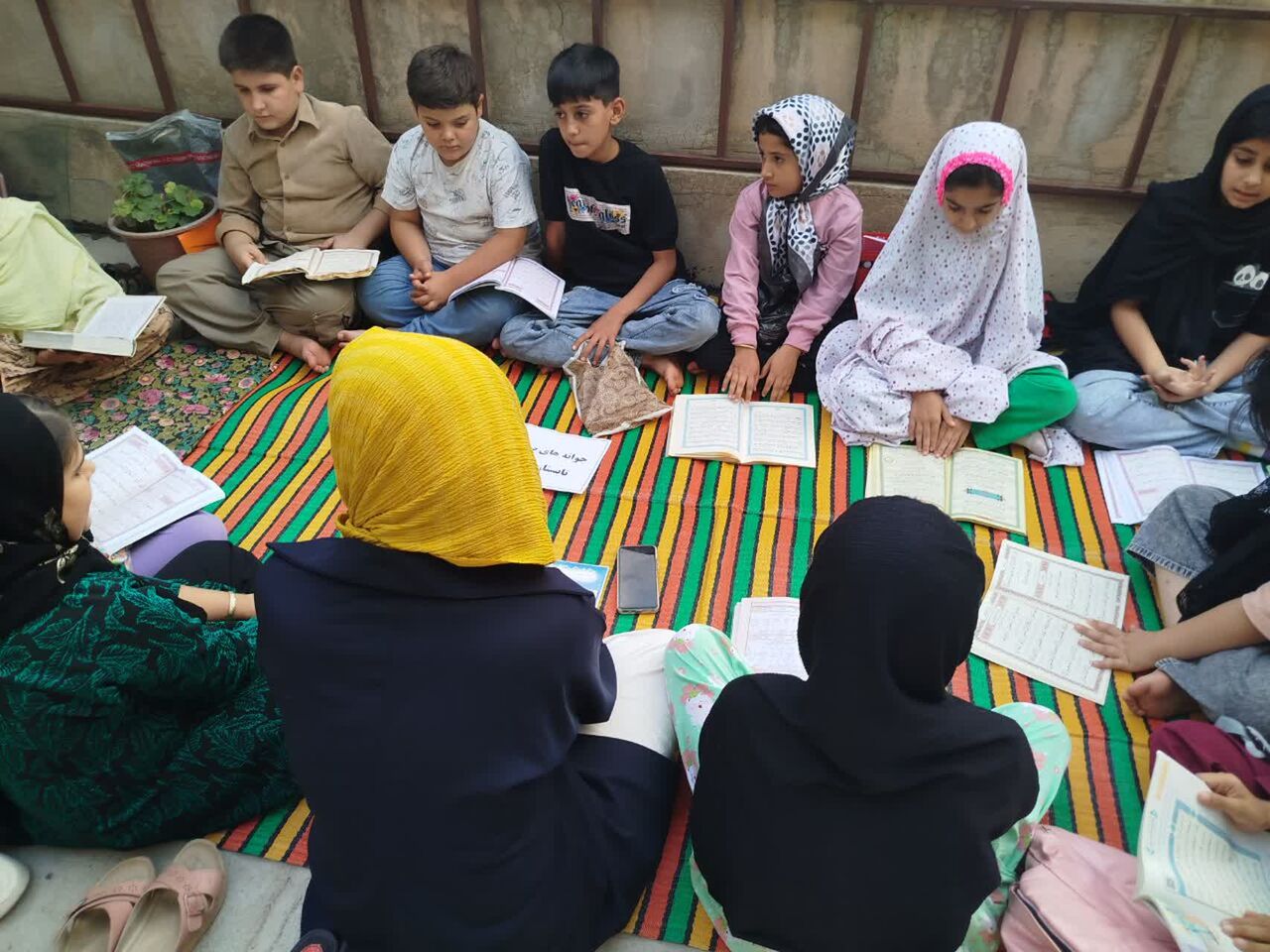 کلاسهای روخوانی و روانخوانی قرآن کریم در خانه قرآن ریان سقز